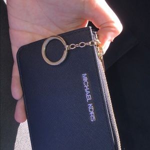 MK womens wallet used but in brand new conditions